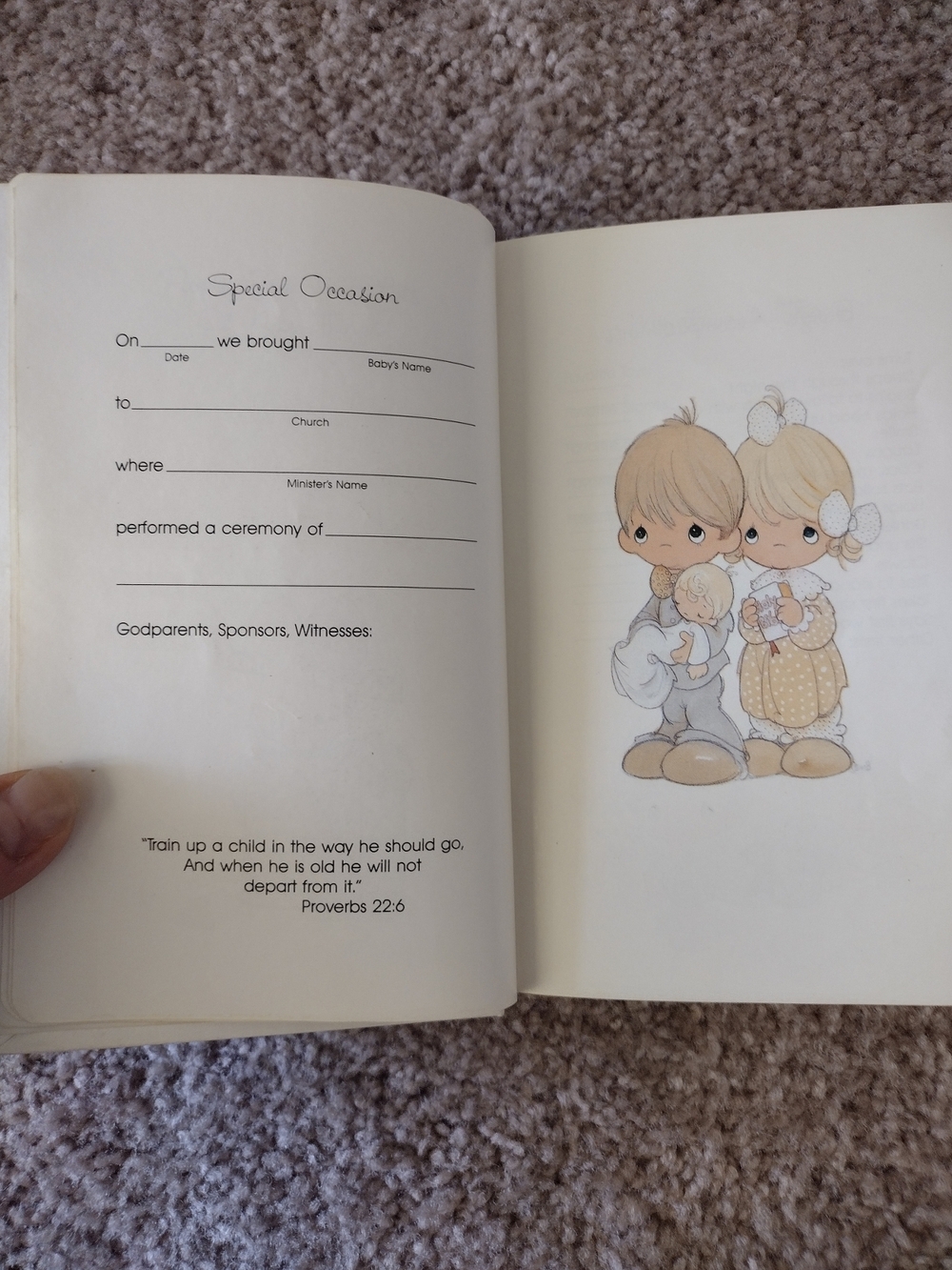 Vintage 1980's Precious Moments Bible - White Illustrated Cover - Picture 10 of 16
